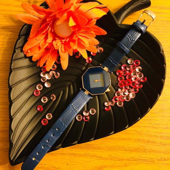 Blue elegant  watch - Picture 4 of 4